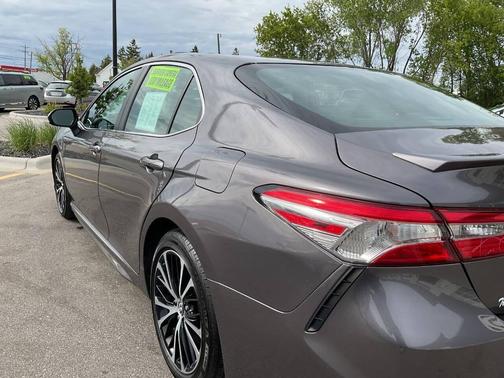 Predawn Gray Mica 2018 Toyota Camry SE