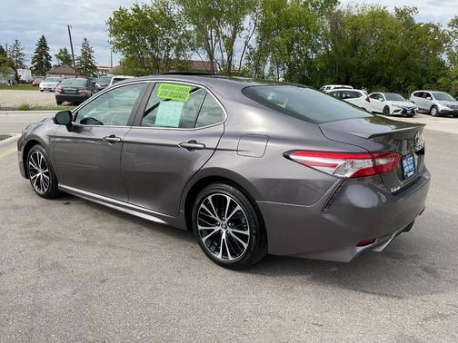Predawn Gray Mica 2018 Toyota Camry SE