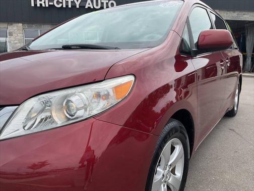 2014 Toyota Sienna LE