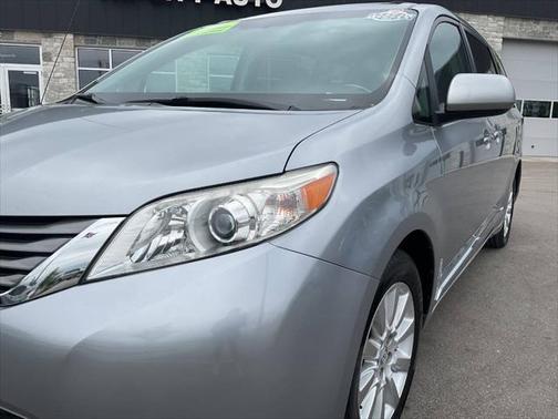 2012 Toyota Sienna XLE