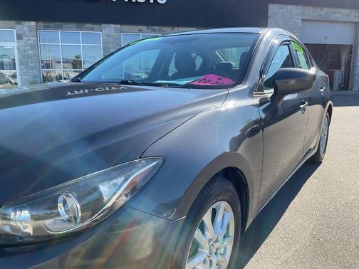 2016 Mazda Mazda3 i Sport