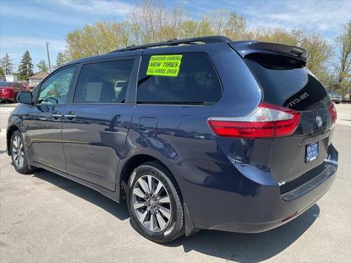 2019 Toyota Sienna XLE