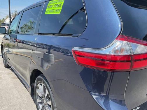 2019 Toyota Sienna XLE