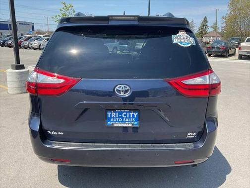 2019 Toyota Sienna XLE