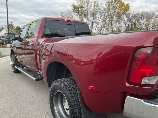 2018 RAM 3500 SLT Crew Cab 4x4 8' Box