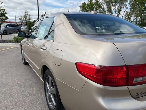 Tan 2005 Honda Accord EX-L
