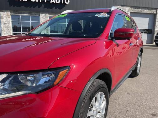 2017 Nissan Rogue SV