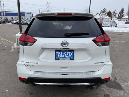 2018 Nissan Rogue SV