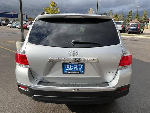 2012 Toyota Highlander SE