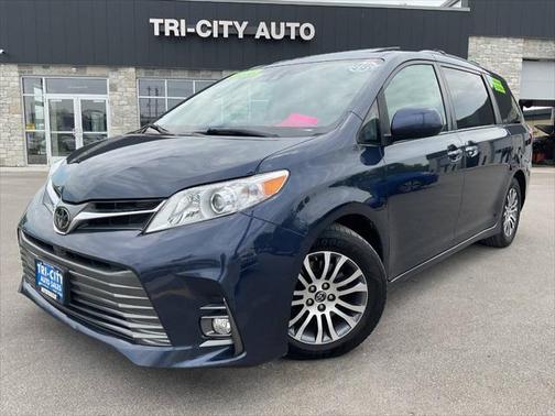 2018 Toyota Sienna XLE