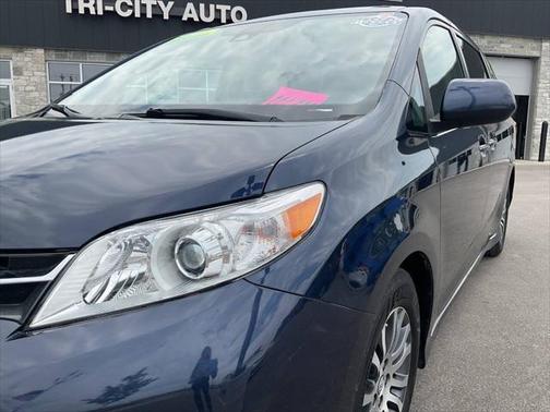 2018 Toyota Sienna XLE