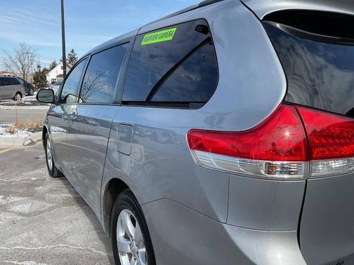2011 Toyota Sienna LE