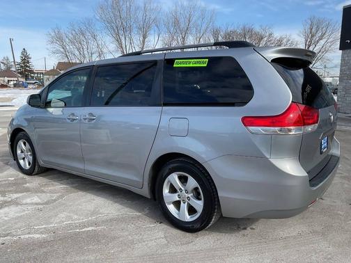 2011 Toyota Sienna LE