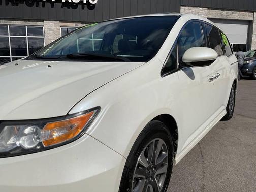 White Diamond Pearl 2014 Honda Odyssey Touring Elite