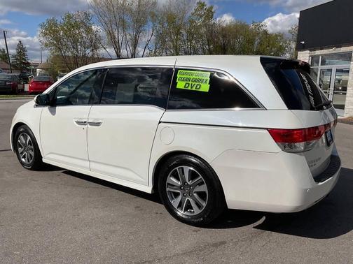 White Diamond Pearl 2014 Honda Odyssey Touring Elite