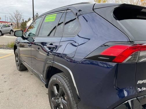 2021 Toyota RAV4 Hybrid SE