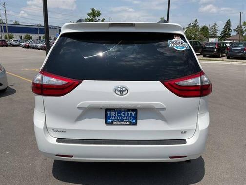 2015 Toyota Sienna LE