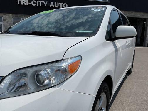 2015 Toyota Sienna LE