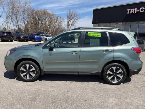 Jasmine Green Metallic 2018 Subaru Forester 2.5i Premium
