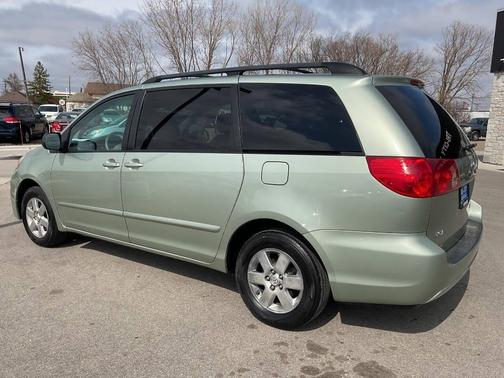 2010 Toyota Sienna LE