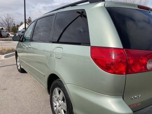 2010 Toyota Sienna LE