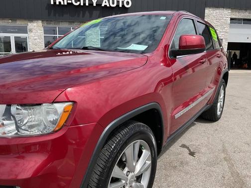 Brilliant Black Crystal Pearlcoat 2012 Jeep Grand Cherokee Laredo