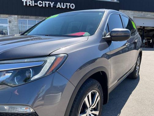 Modern Steel Metallic 2017 Honda Pilot EX-L