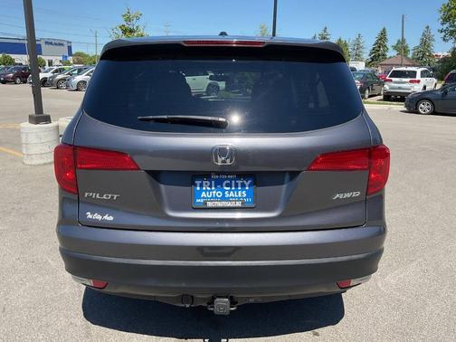 Modern Steel Metallic 2017 Honda Pilot EX-L