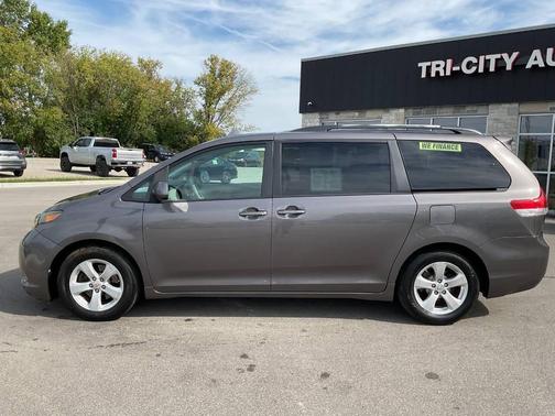 2011 Toyota Sienna LE