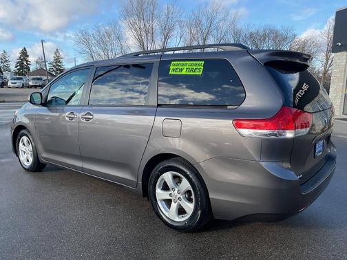 2012 Toyota Sienna LE