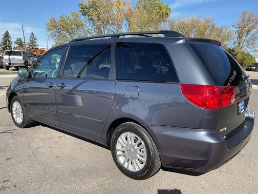 2010 Toyota Sienna XLE