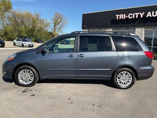 2010 Toyota Sienna XLE