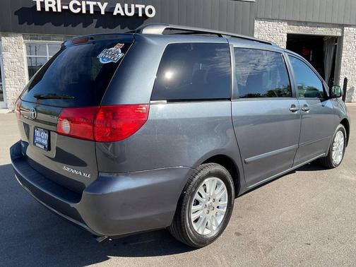 2010 Toyota Sienna XLE