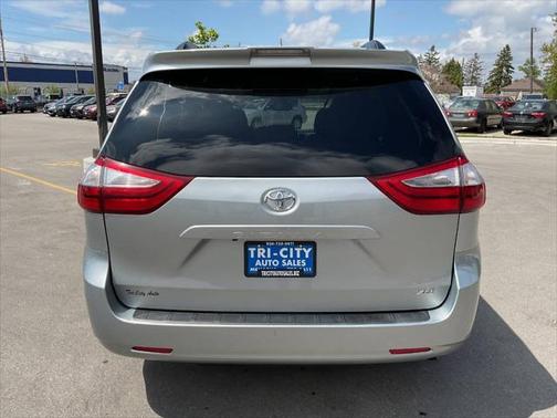 2019 Toyota Sienna XLE