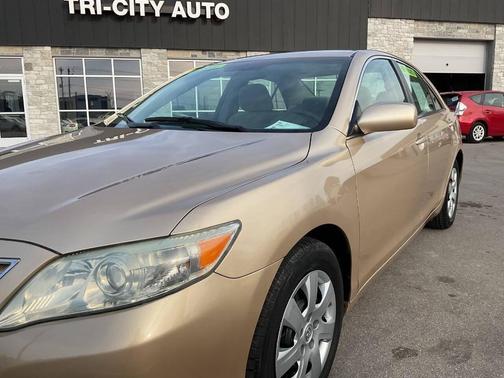 Tan 2010 Toyota Camry LE