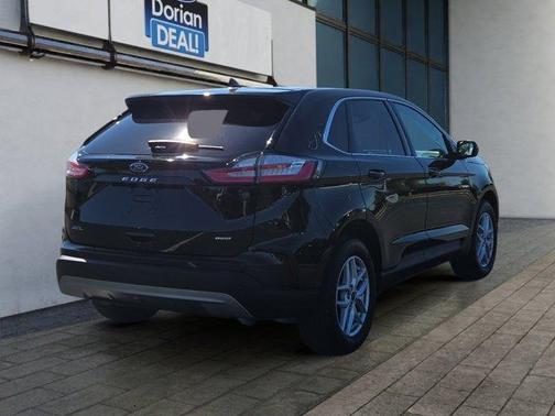 Agate Black Metallic 2024 Ford Edge SEL