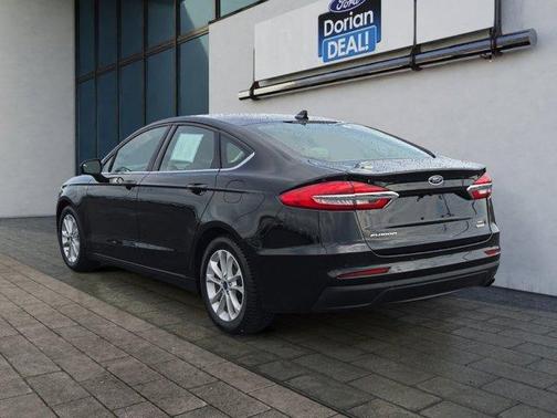 2020 Ford Fusion SE