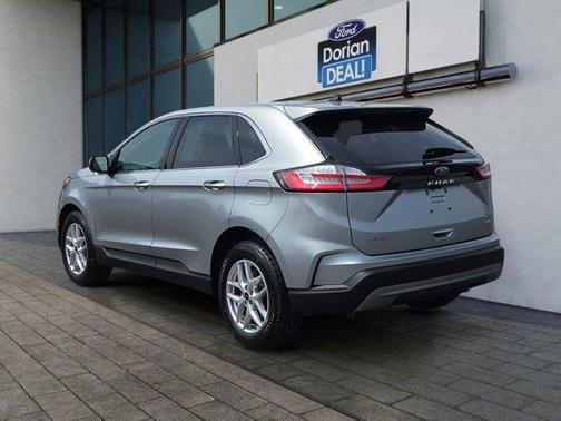 Iconic Silver Metallic 2023 Ford Edge SEL