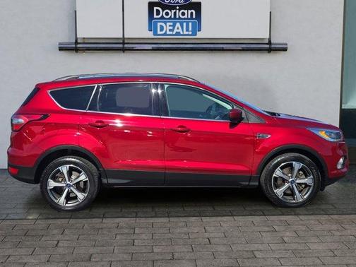 Red 2017 Ford Escape SE