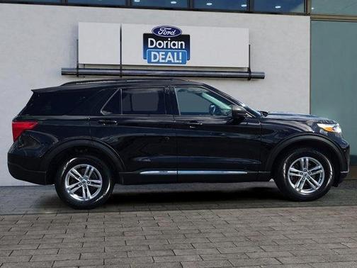 Agate Black Metallic 2023 Ford Explorer XLT