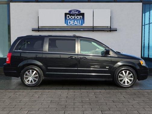 2009 Chrysler Town & Country Touring