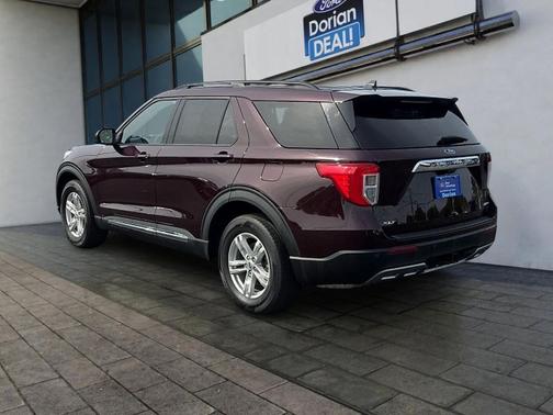 Jewel Red Metallic Tinted Clearcoat 2023 Ford Explorer XLT