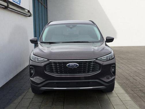 Cinnabar 2023 Ford Escape Platinum