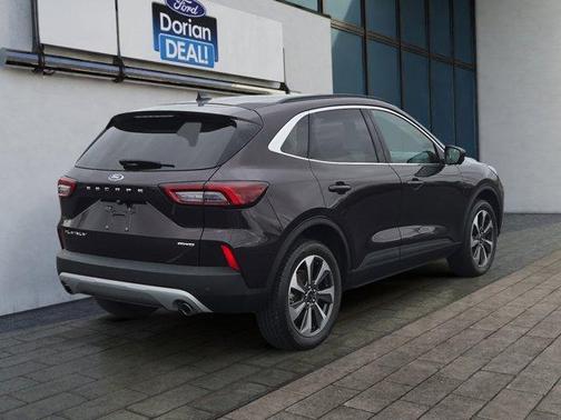 Cinnabar 2023 Ford Escape Platinum