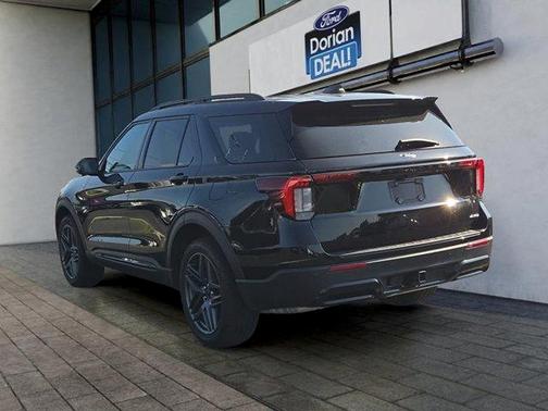 Agate Black Metallic 2025 Ford Explorer ST-Line