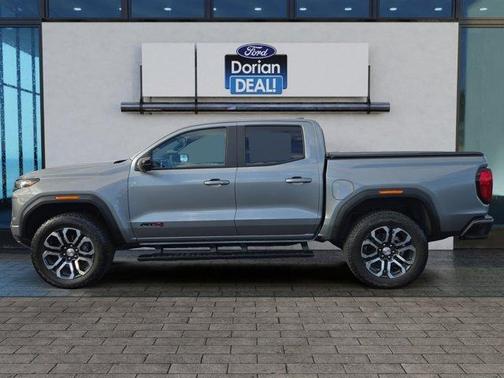 2024 GMC Canyon AT4