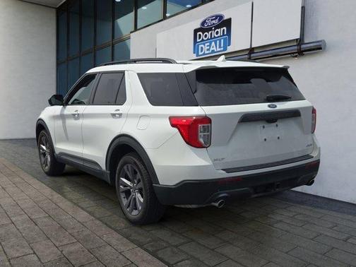 White 2023 Ford Explorer XLT