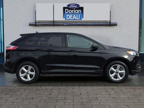 Agate Black Metallic 2023 Ford Edge SE