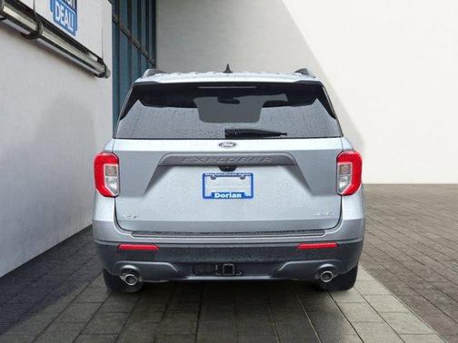 Iconic Silver Metallic 2023 Ford Explorer XLT