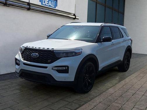Star White 2023 Ford Explorer ST